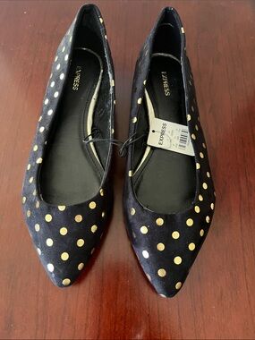 Express Black Pointed Toe Flats with Gold Polka Dots new size 7